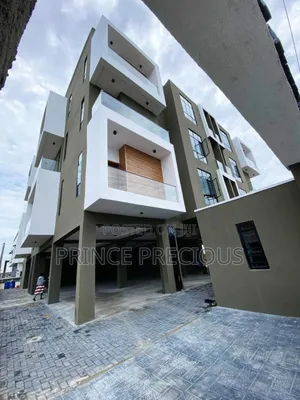 2bdrm Apartment in Ikota, Lekki Phase 1 for sale