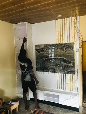 Simple Pattern Tv-Console