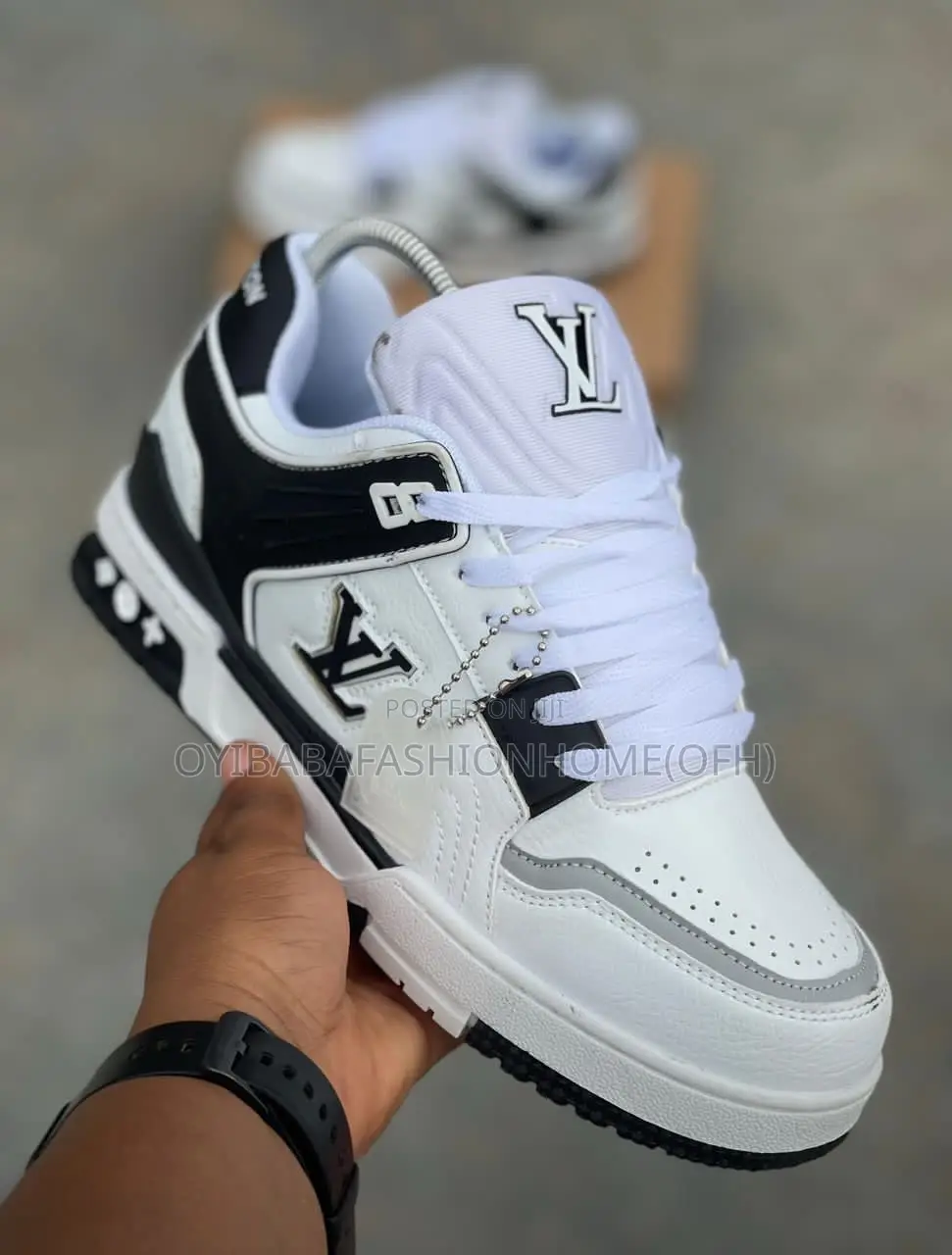 Ooia / Louis Vuitton Sneakers