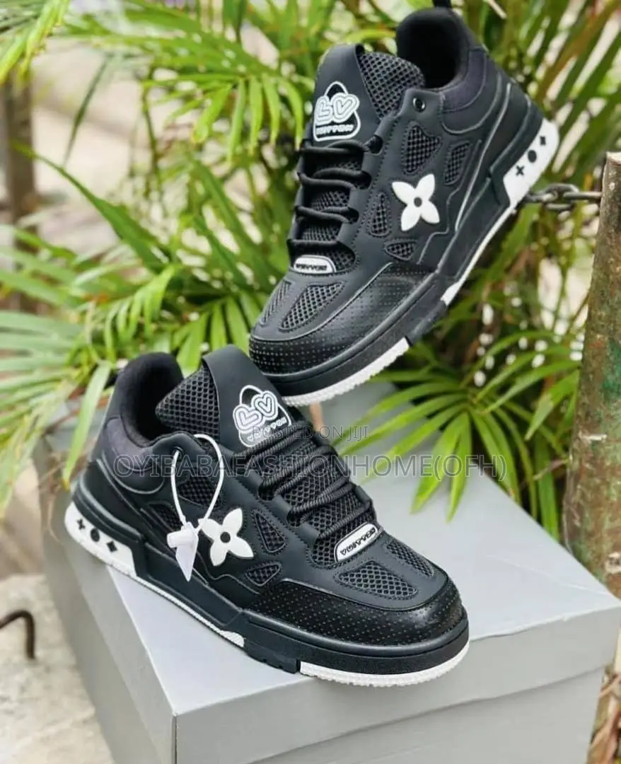 Ooia / Louis Vuitton Sneakers