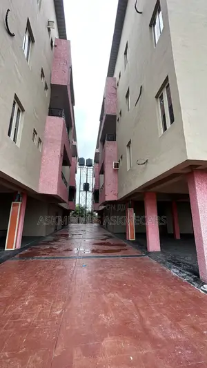 3bdrm Room & Parlour in Monastery Road, Ajah for rent