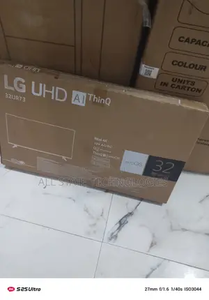 Lg 32-Inch Tv – Sleek for Studio Life