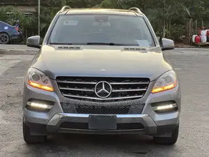 Mercedes-Benz M Class ML350 4MATIC 4dr SUV AWD (3.5L 6cyl 7A) 2014