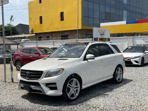 Mercedes-Benz M Class ML550 4MATIC 4dr SUV AWD (4.7L 8cyl Turbo 7A) White