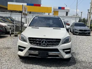 Mercedes-Benz M Class ML550 4MATIC 4dr SUV AWD (4.7L 8cyl Turbo 7A) White
