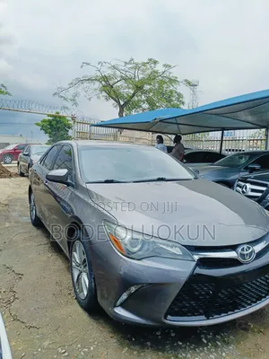 Toyota Camry SE 4dr Sedan (2.5L 4cyl 6A) 2014 Gray