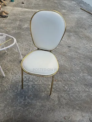 Tiny Leg Chair