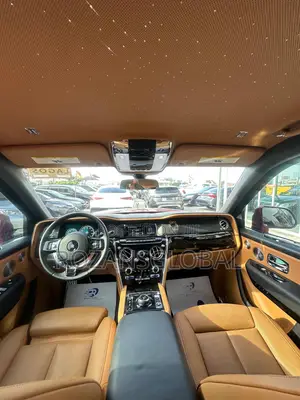 Rolls-Royce Cullinan Base 2020 Red