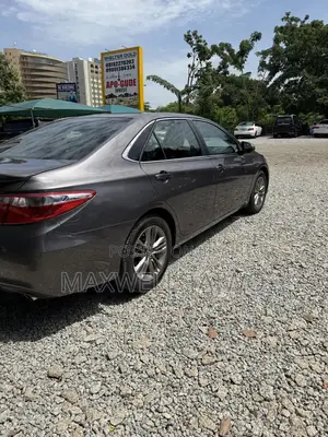 Toyota Camry SE 4dr Sedan (2.5L 4cyl 6A) 2016 Gray