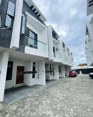 3bdrm Townhouse/Terrace in Ikota for sale