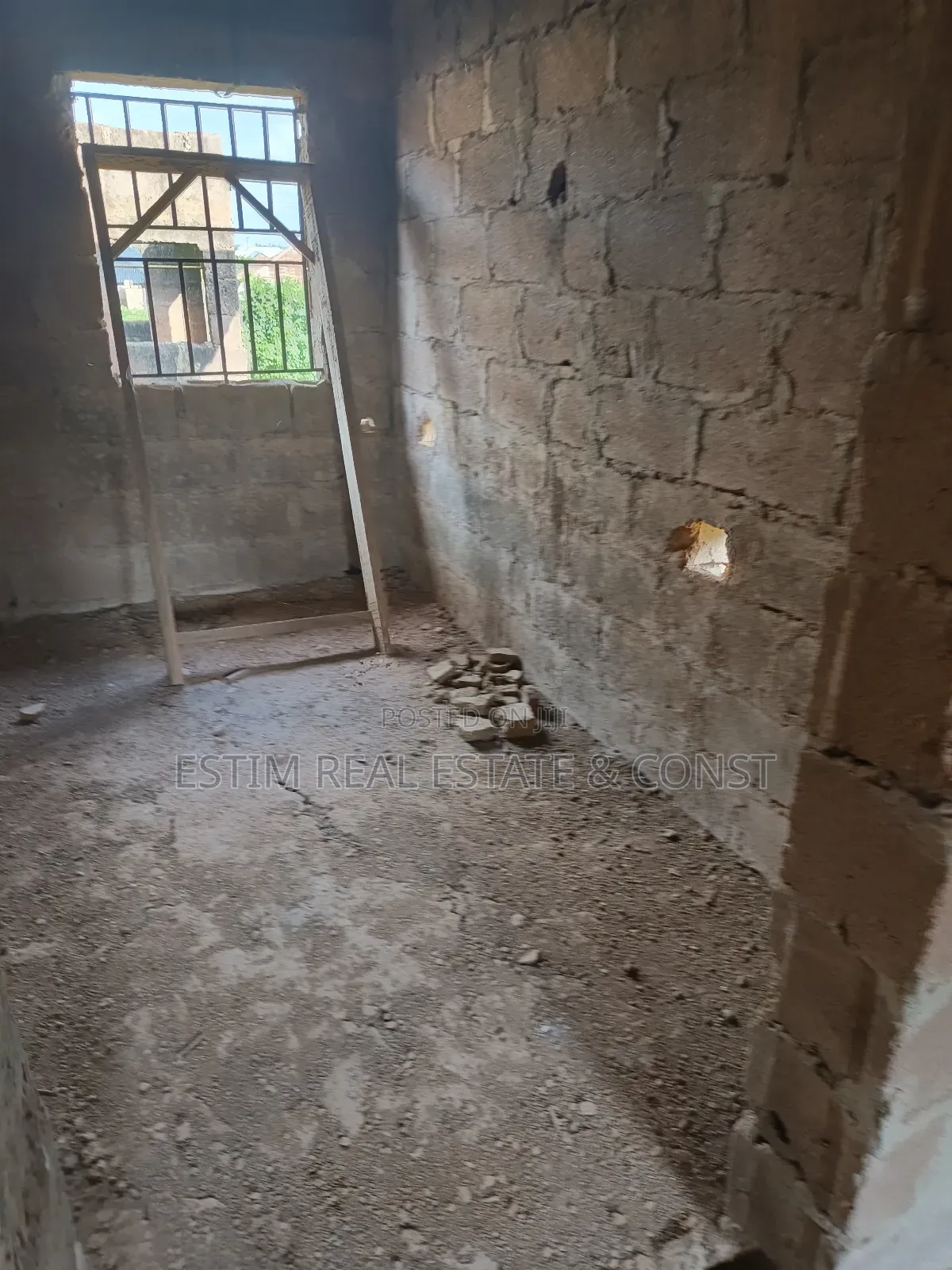 6bdrm Bungalow In Ibadan For Sale