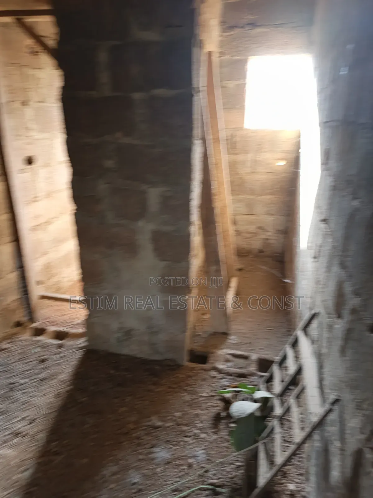 6bdrm Bungalow In Ibadan For Sale