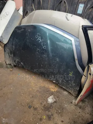 Toyota Sienna 05 Model Bonnet Neat One