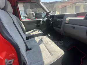 Volkswagen Transporter 2005 Red