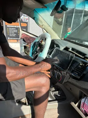 Steering Wheel and Android for Hilux