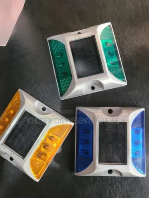 Solar Road Stud /Solar Raised Pavement Markers/ Solar Cat Eyes.