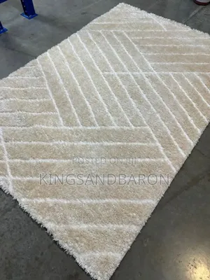 5x7fts Cream Shaggy Center Rug