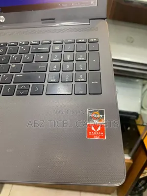 Laptop HP 255 G8 8GB AMD Ryzen 3 SSD 128GB