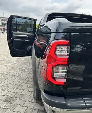 Toyota Hilux 2023 Black