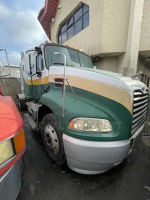 Mack Truck 2003 Green