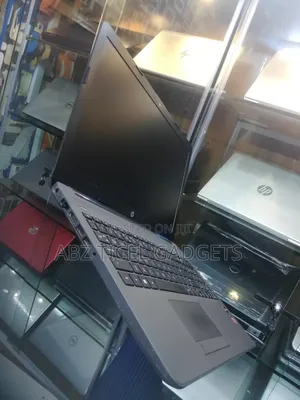 Laptop HP 255 G8 8GB AMD Ryzen 5 SSD 256GB