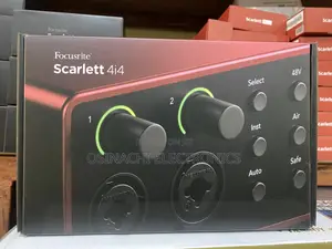 Scarllet 4i4