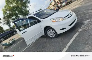 Toyota Sienna CE 2009 White