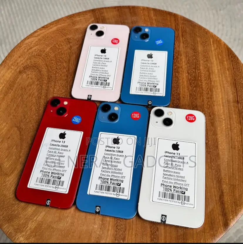 Apple iPhone 13 128 GB Red