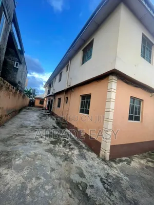 6bdrm Block of Flats in Ayobo for sale