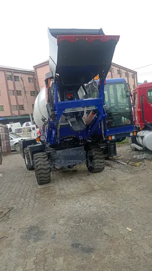 4 Cubic Oceanic Mobile Selfload Concrete Mixer Truck