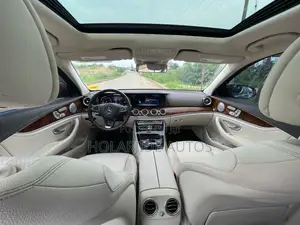 Mercedes-Benz E300 2018 Burgundy