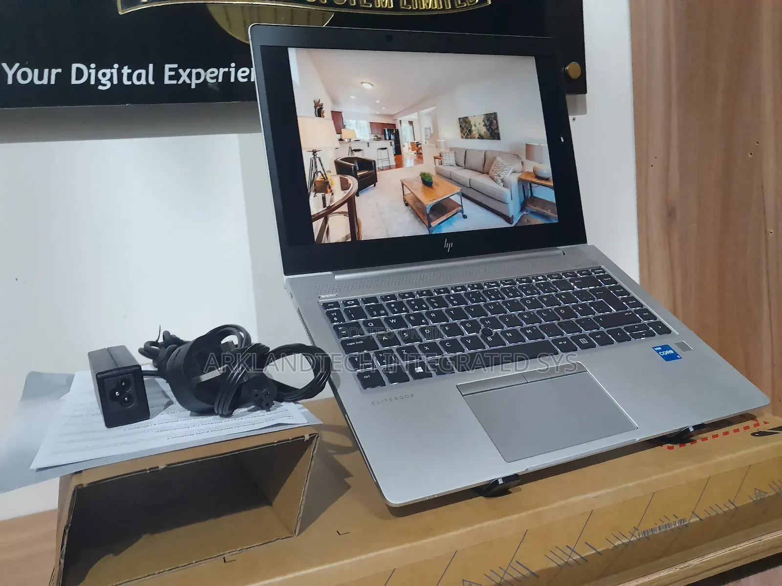 New Laptop HP EliteBook 8570P 8GB Intel Core I7 SSD 512GB