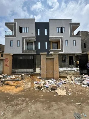4bdrm Duplex in Berger for sale