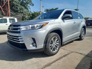 Toyota Highlander 2018 Silver