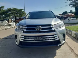Toyota Highlander 2018 Silver