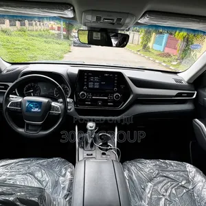 Toyota Highlander XLE 2022 Blue