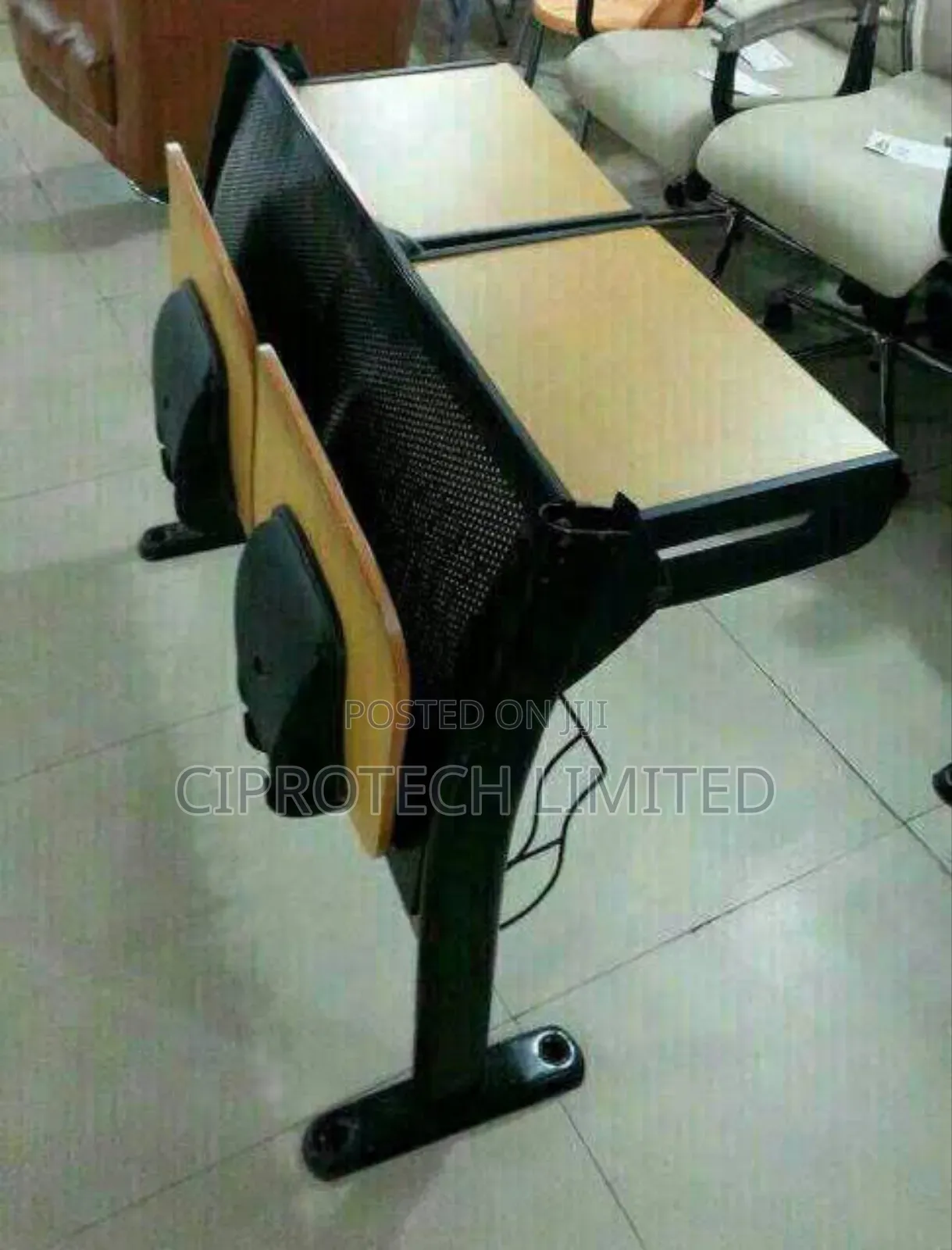 Leture Chair