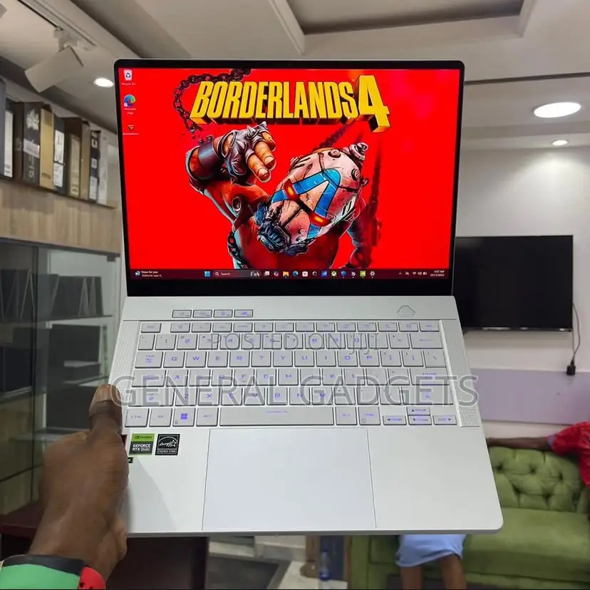 Laptop Asus ROG Zephyrus G14 16GB Intel Core I7 SSD 1T