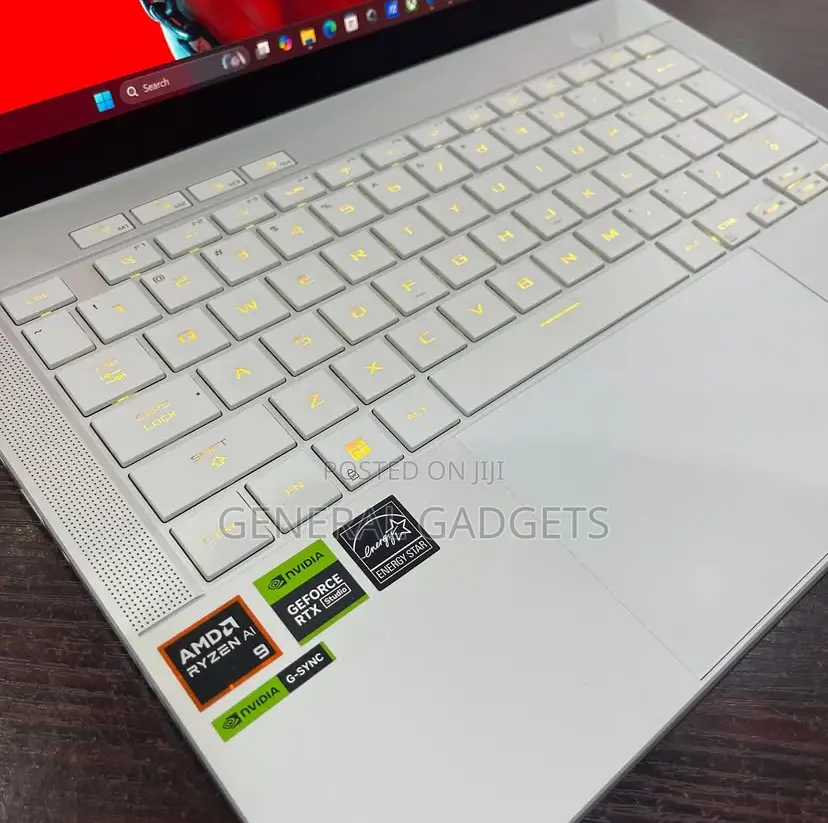 Laptop Asus ROG Zephyrus G14 16GB Intel Core I7 SSD 1T