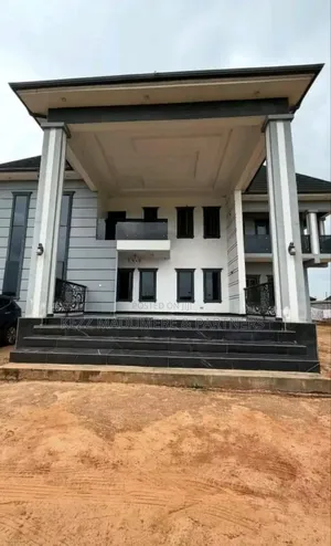 5bdrm Duplex in Inside An Estate ,, Port-Harcourt for sale