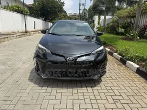 Toyota Corolla SE (1.8L 4cyl 6M) 2019 Black