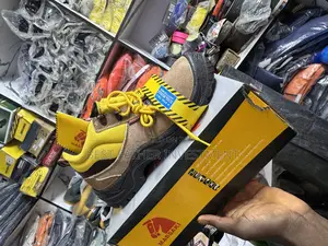 Massaki Durable Safety Shoe