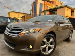 Toyota Venza V6 AWD 2011 Brown