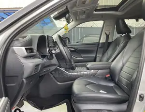 Toyota Highlander Limited 2021 Silver