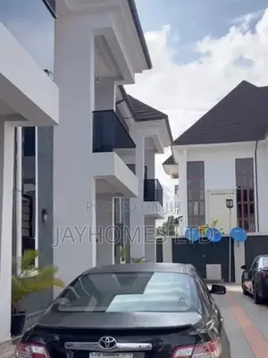 2bdrm Townhouse/Terrace in Okpanam Road Asaba, Oshimili South for Sale