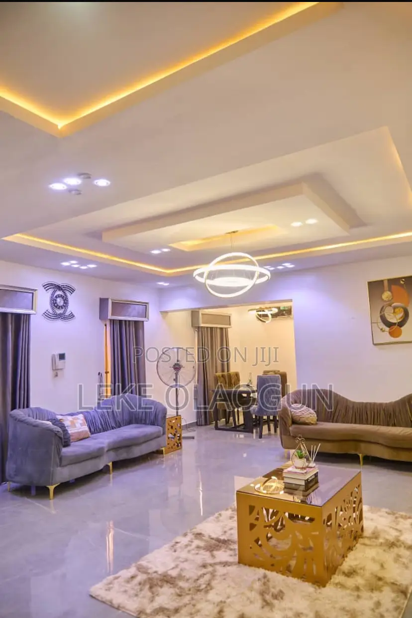 Great Experience the Unique and Classic D8 Abode Apartment