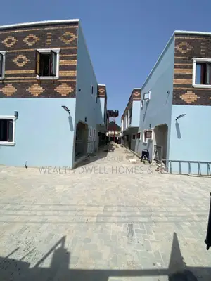 Furnished 2bdrm Block of Flats in Lekki for sale