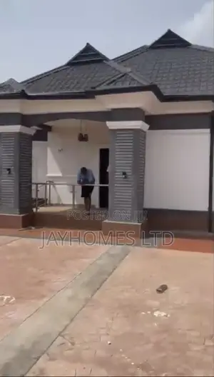 3bdrm Bungalow in Okpanam Asaba, Oshimili South for sale