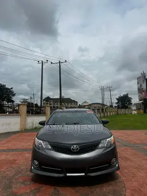 Toyota Camry SE 4dr Sedan (2.5L 4cyl 6A) 2013 Gray