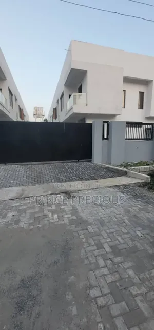 3bdrm Duplex in Chevy View, Chevron for sale